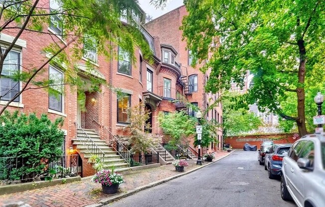 11 CAZENOVE ST