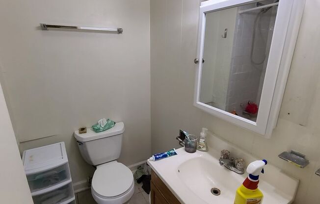 3 beds, 1 bath, $2,200, Unit #4