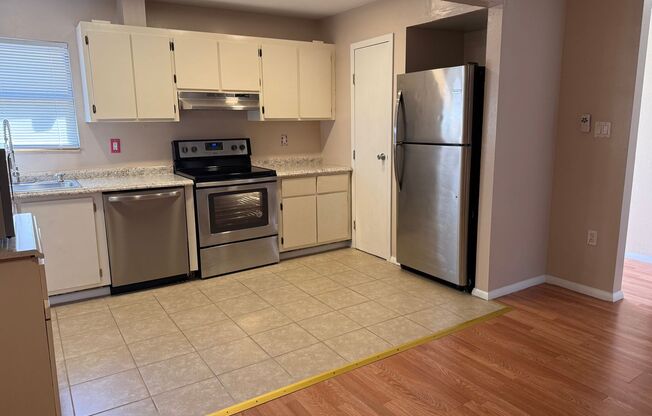 2 beds, 1 bath, $1,025, Unit #V184