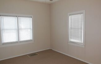 2 beds, 1 bath, $1,050