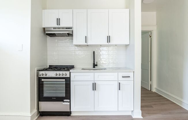 2 beds, 1 bath, 650 sqft, $1,420, Unit A1