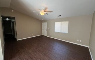 3 beds, 2 baths, $1,400, Unit C