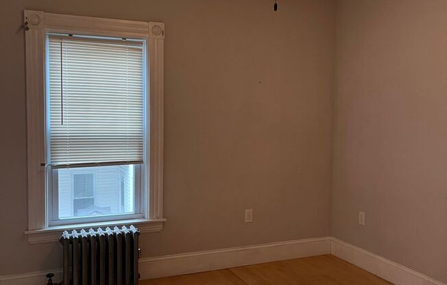 2 beds, 1 bath, $2,000