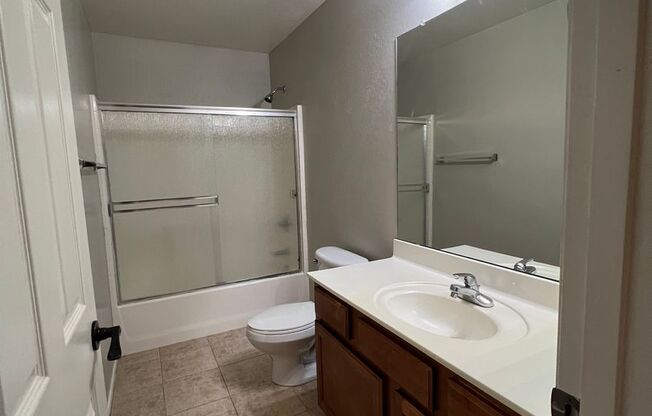 2 beds, 1.5 baths, $1,475, Unit Unit #8