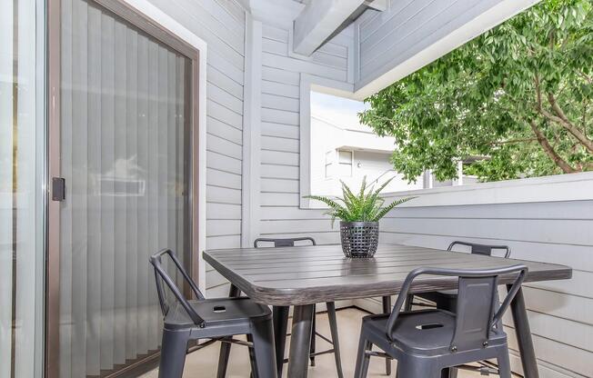 1 bed, 1 bath, 714 sqft, $1,566