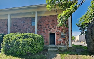 930 SOUTHMOOR DR
