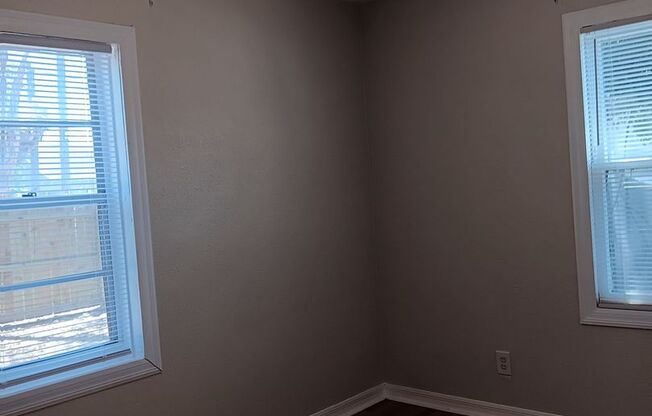 2/1 home for rent - Come see before it is gone!!!