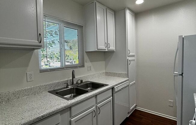 1 bed, 1 bath, 780 sqft, $2,425, Unit 26