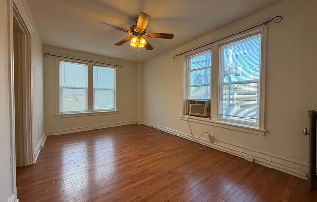 Studio, 1 bath, 450 sqft, $945, Unit 309