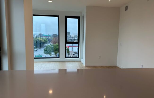 Epic REA - Live at Renou - Modern 2024 Building - 2 BR/2 BA