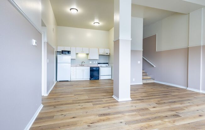 2 beds, 1 bath, 825 sqft, $1,169, Unit 3819 Jones St #107