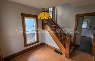 3 beds, 1 bath, $1,095