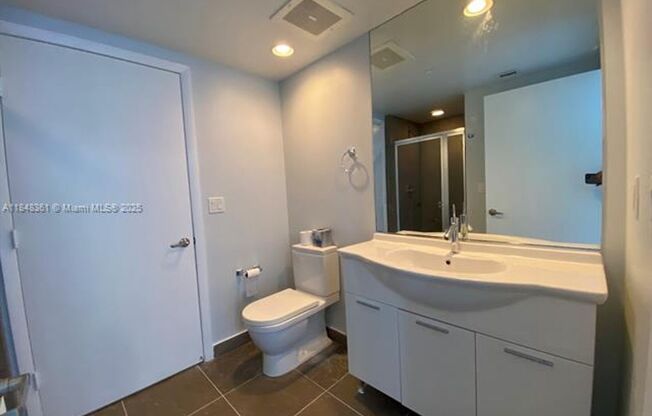 2 beds, 2 baths, 1,167 sqft, $4,700, Unit 475 Brickell Ave unit 4409