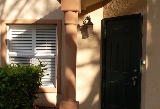 1st Floor Condo / Conway Area