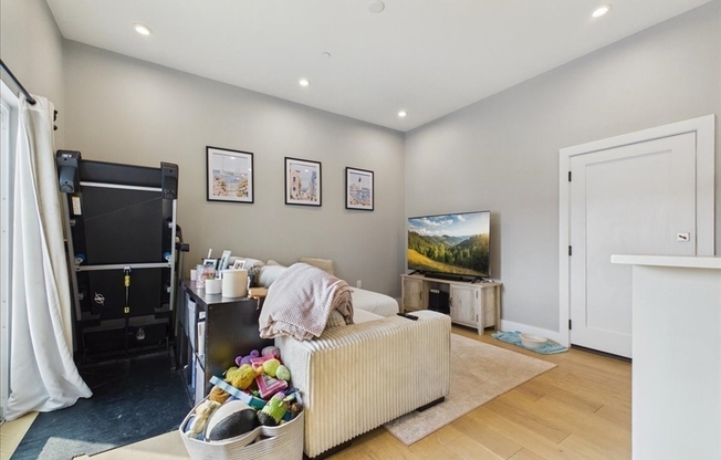 1 bed, 1 bath, 610 sqft, $3,000, Unit 319