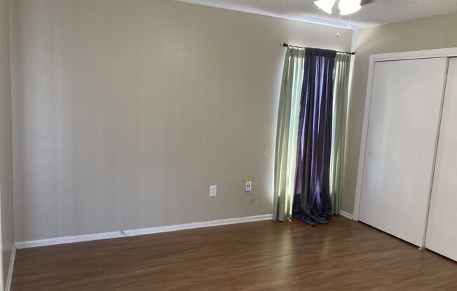 3 beds, 1.5 baths, 1,200 sqft, $1,625, Unit 4918 C