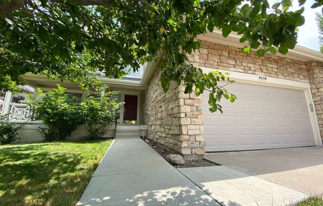Great Highlands Ranch Home on the Golf Course!