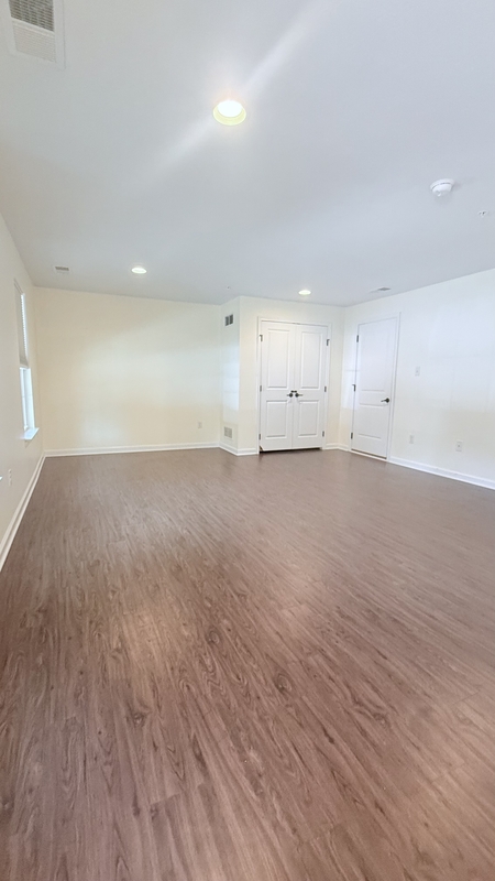 1816 RUTGERS LN