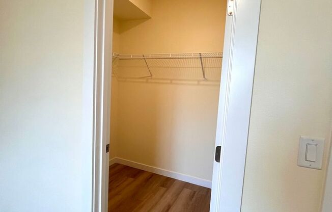 1 bed, 1 bath, 800 sqft, $1,600, Unit A210