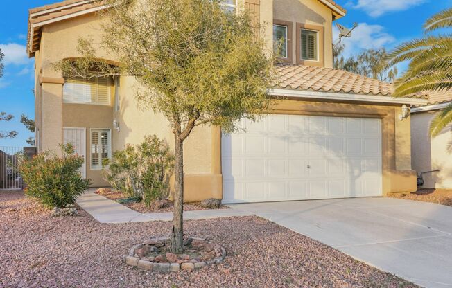 Beautiful 4 bedroom, 3 bath home in Countryside by Desert Bloom Park!