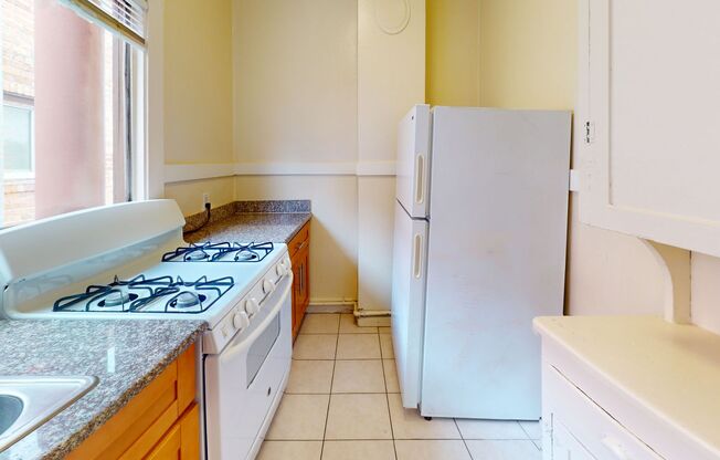 Studio, 1 bath, 210 sqft, $1,350, Unit 16