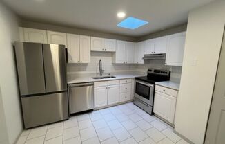 3 Bd / 1Ba Renton Condo