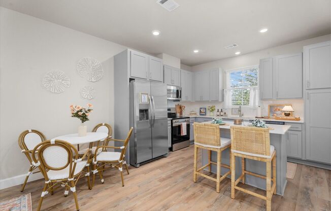 2 beds, 2 baths, 983 sqft, $2,125, Unit 7103