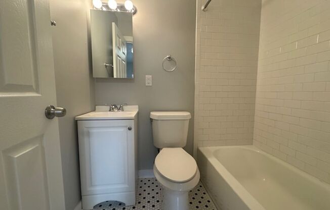 1 bed, 1 bath, 450 sqft, $1,549, Unit 5326 Fifth Ave. #21