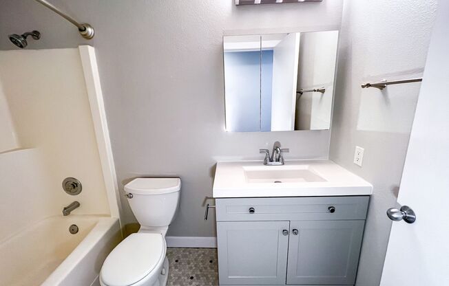 1 bed, 1 bath, 648 sqft, $1,895, Unit 402