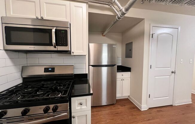 1 bed, 1 bath, 575 sqft, $2,250, Unit GR 720-BS