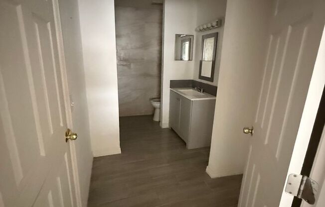 3977 Crayrich Cir #GE, Orlando, FL 32839 1 bed 1 bath with den area