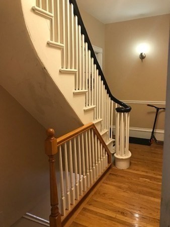 8 WHITE AVE