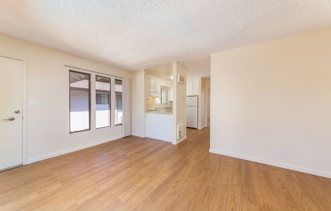 1 bed, 1 bath, 612 sqft, $2,050, Unit E- W/D