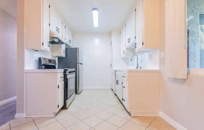 3 beds, 2 baths, $3,737.5, Unit Unit 16