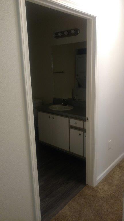 2 beds, 1 bath, $1,600, Unit 121