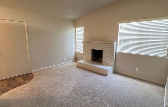 2 beds, 1 bath, $1,595, Unit 07