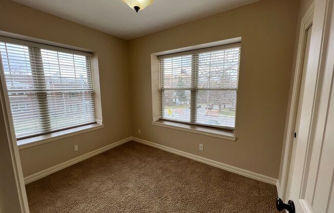 2 beds, 1 bath, 800 sqft, $1,395, Unit 601 - Unit 205 B800