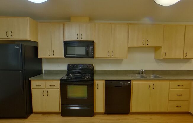 4 beds, 2.5 baths, 1,515 sqft, $3,600, Unit 31