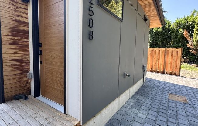 50% off on 1st month rent special on brand new 2 bed 2.5 bath 2-story home in south Seattle