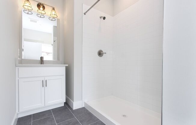 1 bed, 1 bath, 654 sqft, $1,825, Unit 407