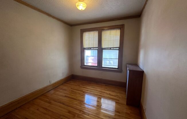 3 beds, 1 bath, $1,695