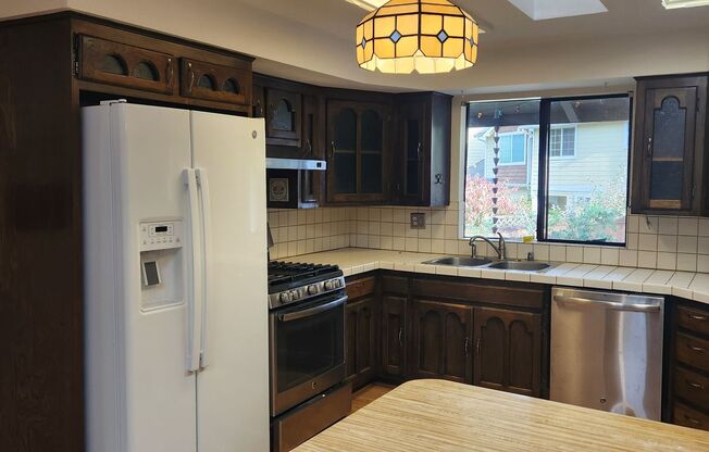 3 beds, 3 baths, $3,095, Unit Unit A