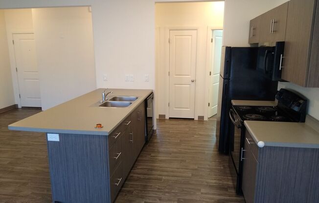 2 beds, 1 bath, 870 sqft, $1,225, Unit 16