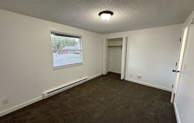 2 beds, 1 bath, $1,600, Unit 3277 W. 9th Ct. #A