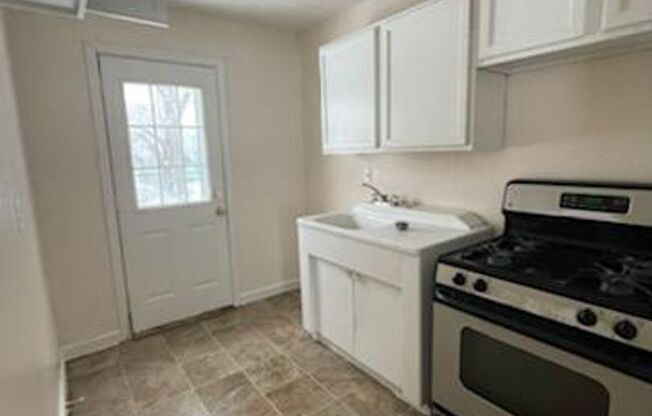 1 bed, 1 bath, 435 sqft, $650, Unit 1904 Woodruff