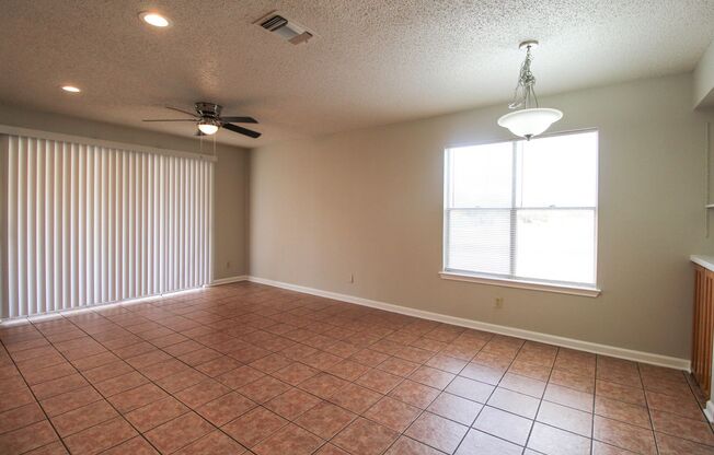 961 Schertz Parkway- Unit 8