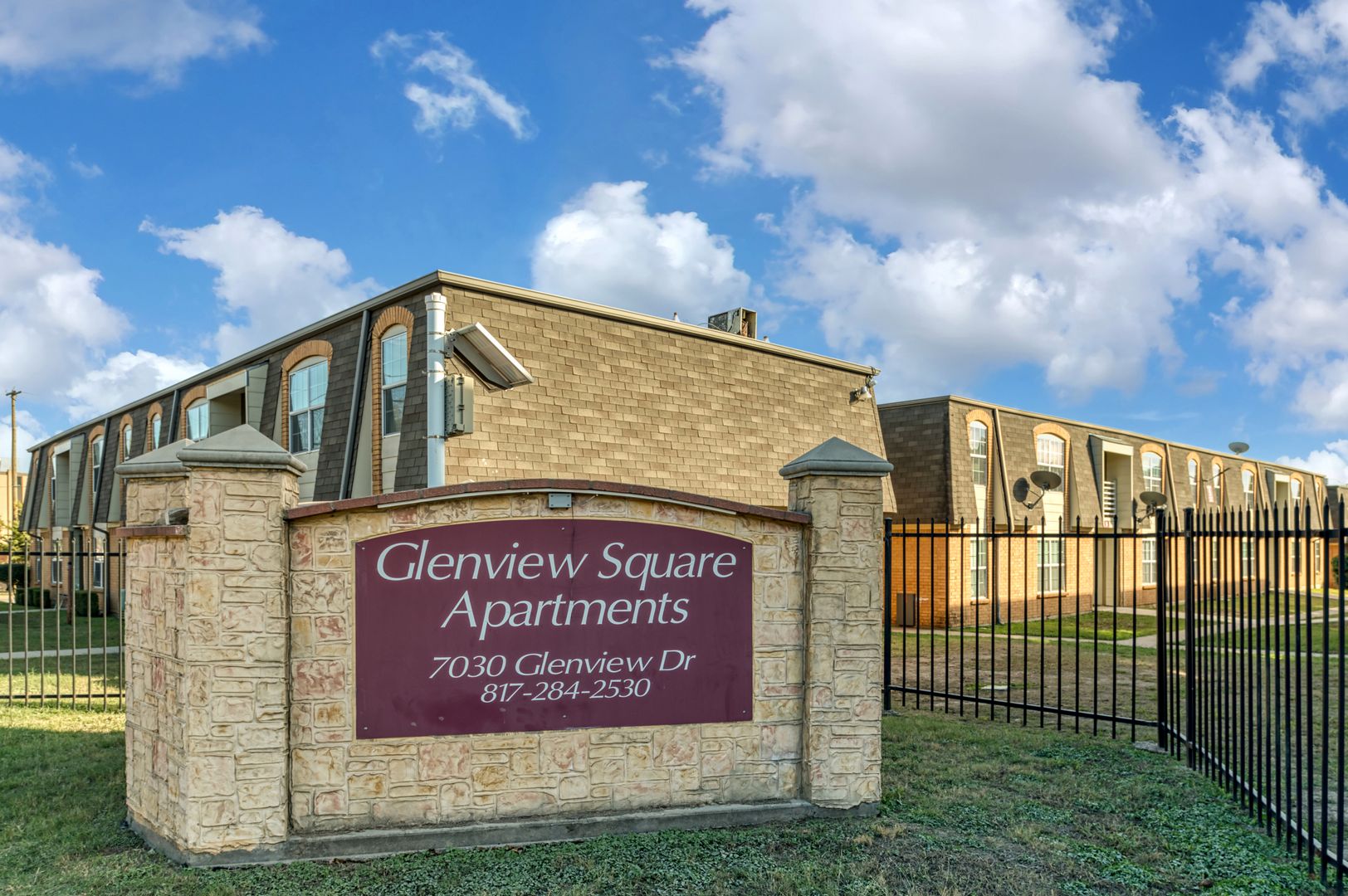 Glenview Square Apartments
