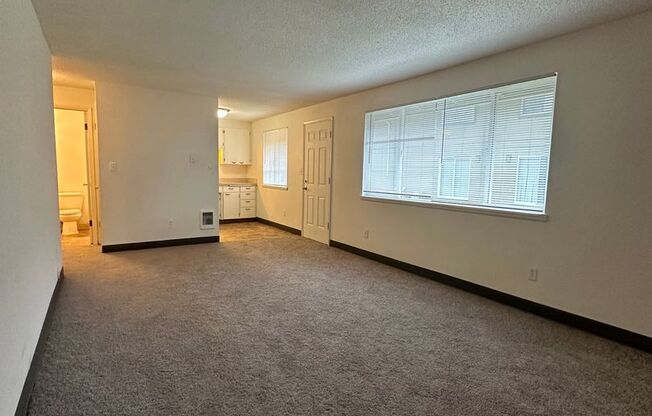 2 beds, 1 bath, 950 sqft, $1,245, Unit B-07