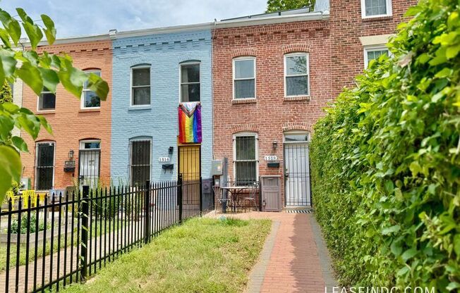 1518 MASSACHUSETTS AVE SE