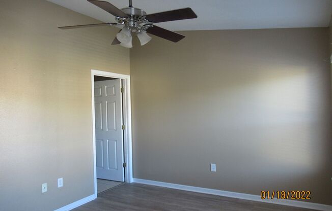 2 beds, 2 baths, $1,425, Unit Unit 2-11